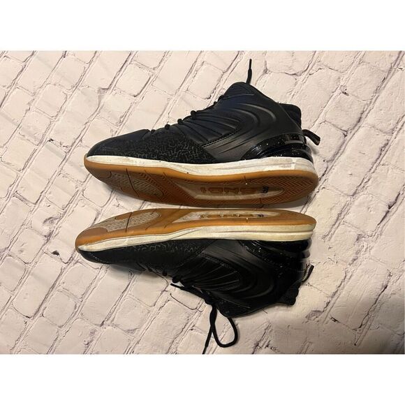 And1 Men\'s Size 10.5 Capital Basketball Shoe Black Faux Leather Athletic Sneaker main image 5